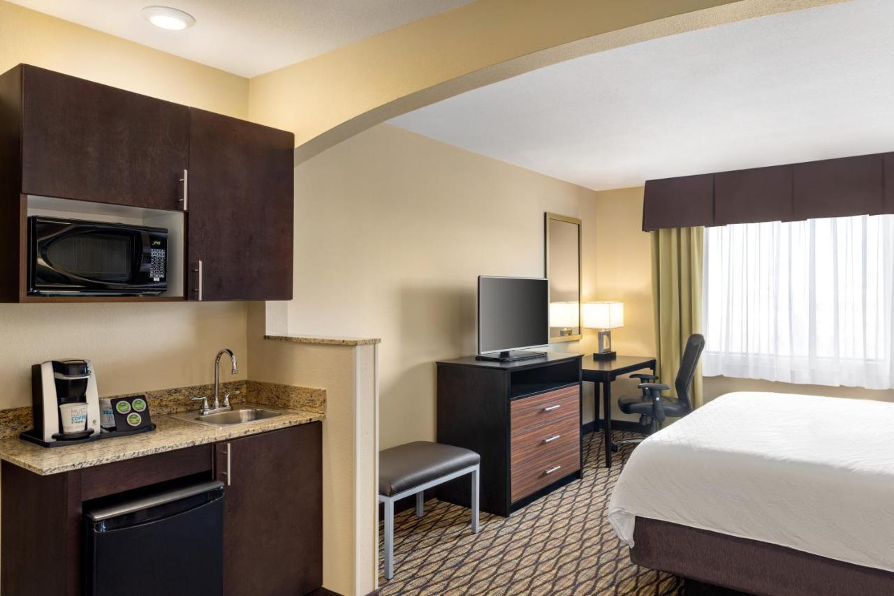 Holiday Inn Express Hotel & Suites Edmond By Ihg Eksteriør billede